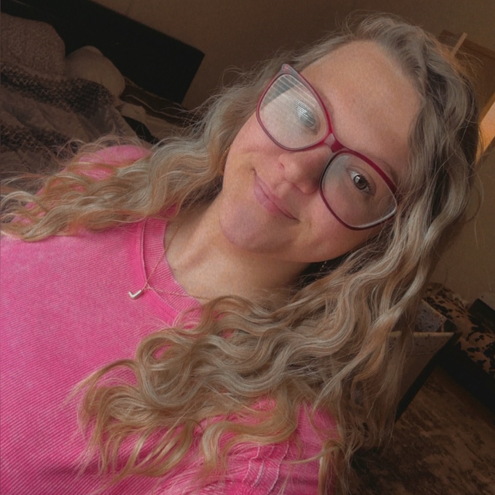 Meet your Posher, Leslie